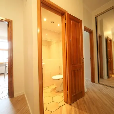 Old Town 2 Bedroom / Location *